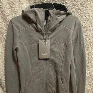 15BW.- Bench Rumor Jacket. Size Small